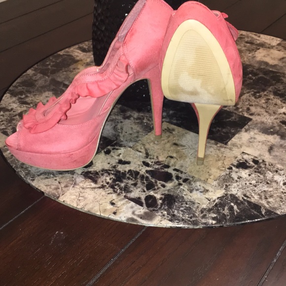 Heel - Picture 3 of 3